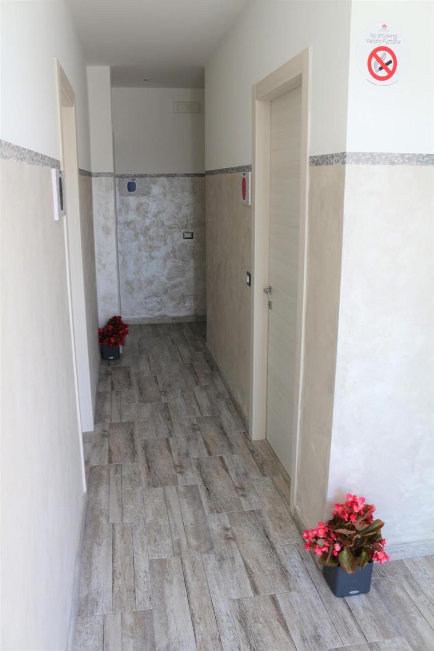 Apple Rooms Rome Airport Fiumicino Exterior photo A typical interior of a mobile home