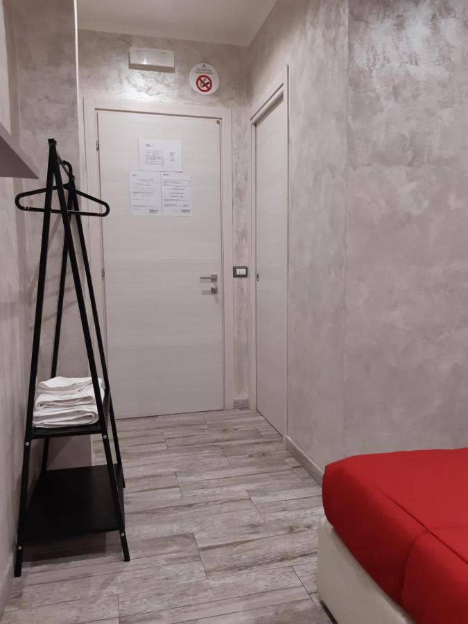 Apple Rooms Rome Airport Fiumicino Exterior photo A room at the hotel