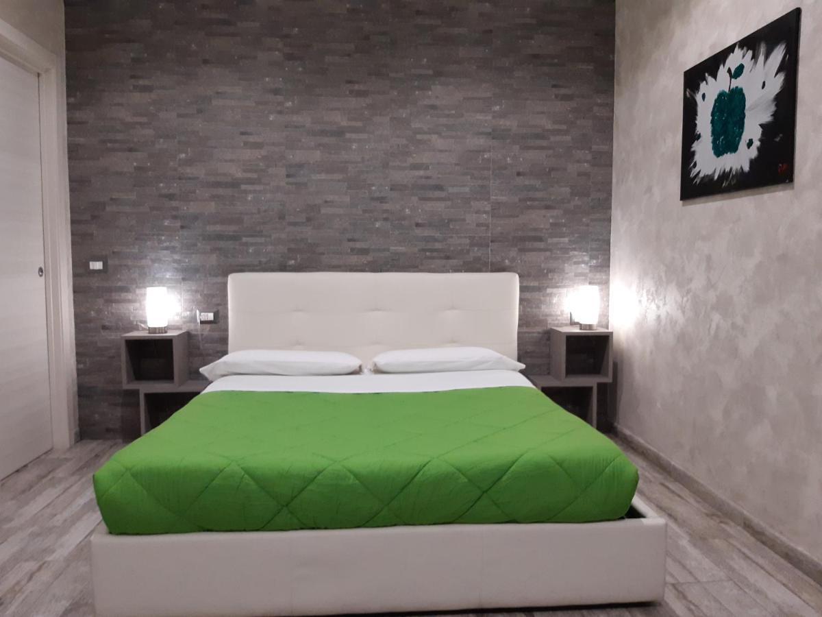 Apple Rooms Rome Airport Fiumicino Exterior photo A bedroom
